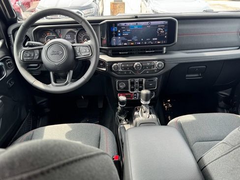 Used 2026 Jeep Wrangler Unlimited Rubicon AWD/4WD image 11