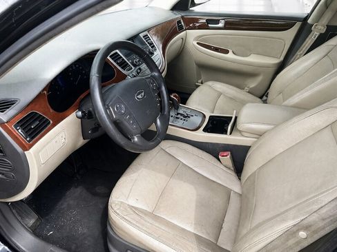 Used 2013 Hyundai Genesis 3.8 RWD image 8