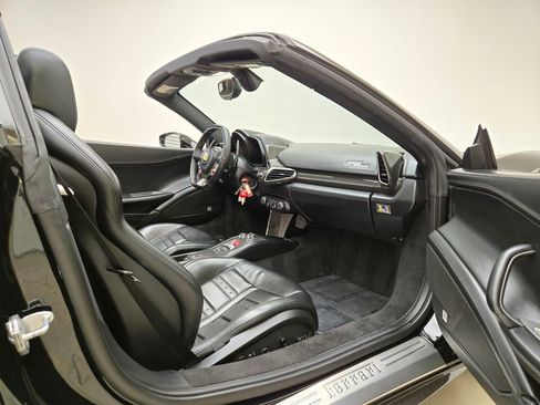 Used 2014 Ferrari 458 Spider RWD image 24