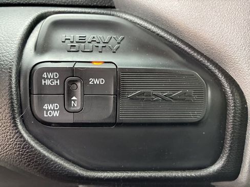 Used 2024 RAM 3500 Big Horn image 17