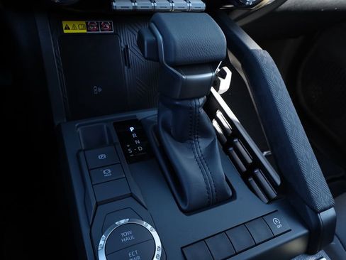 New 2025 Toyota Tacoma SR5 image 7