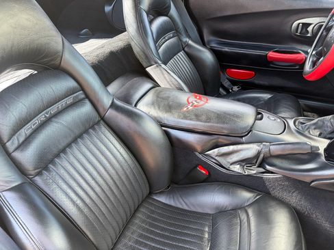 Used 1999 Chevrolet Corvette Coupe w/ Memory Pkg RWD image 29
