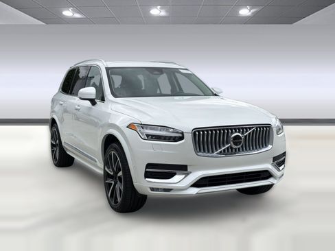 Certified 2024 Volvo XC90 B5 Plus w/ Protection Package Premier AWD/4WD image 7