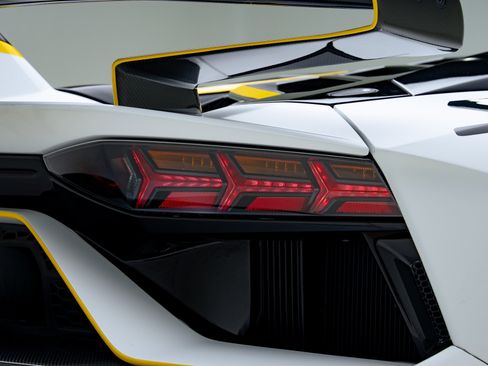 Used 2021 Lamborghini Aventador SVJ image 45
