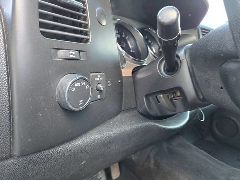 Used 2009 Chevrolet Silverado 1500 W/T AWD/4WD image 11