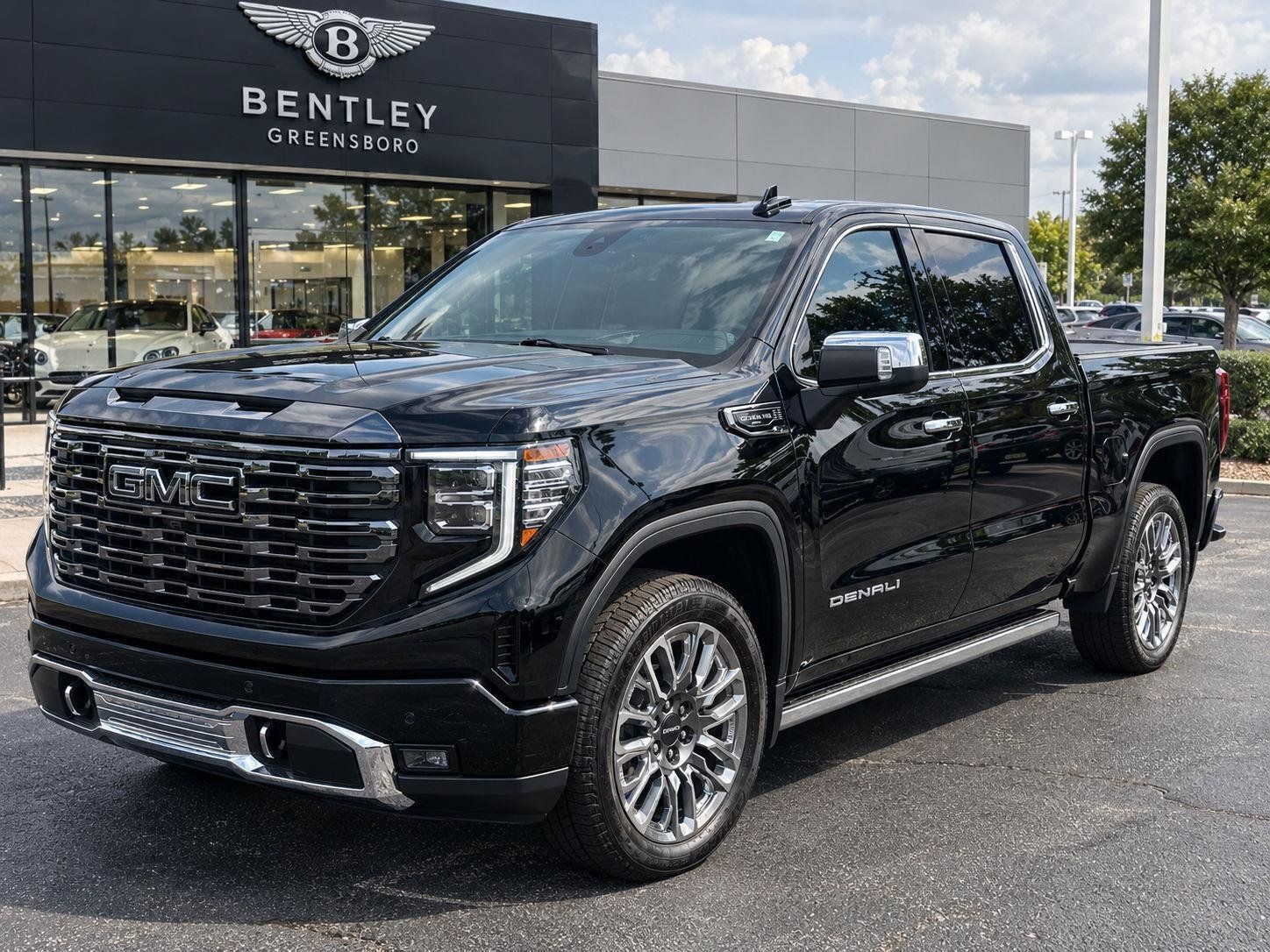 Used 2023 GMC Sierra 1500 Denali Ultimate AWD/4WD image 1