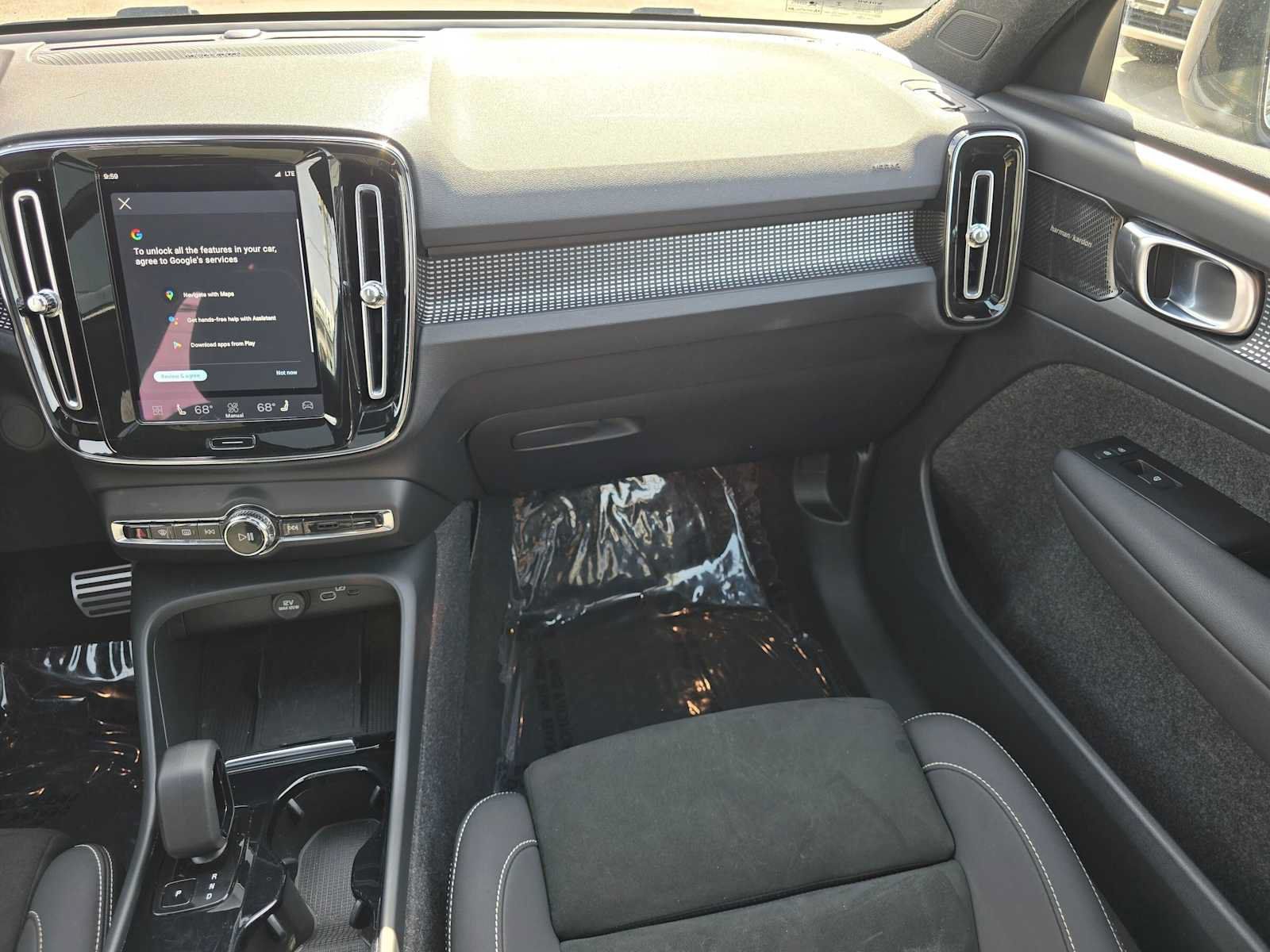 Used 2022 Volvo XC40 P8 Recharge Ultimate AWD/4WD image 17