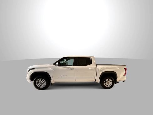 Used 2025 Toyota Tundra SR5 w/ SR5 Premium Package AWD/4WD image 5