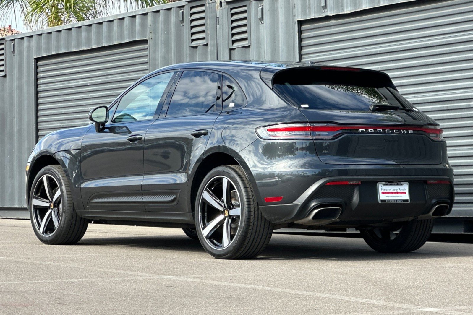 Certified 2023 Porsche Macan AWD/4WD image 3