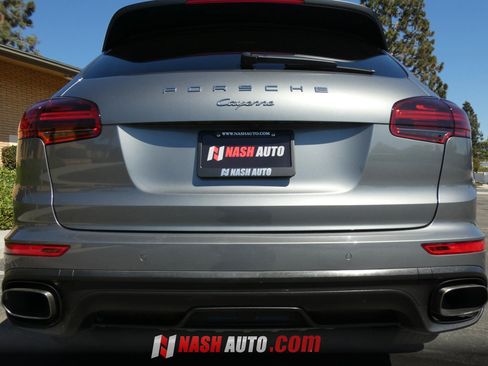 Used 2018 Porsche Cayenne AWD/4WD image 10