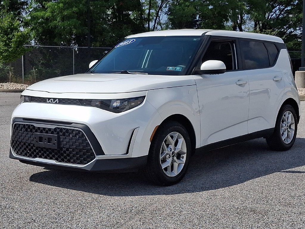 Used 2023 Kia Soul LX w/ LX Technology Package FWD image 6