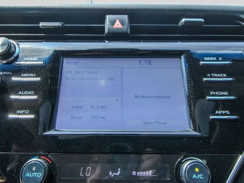 Used 2018 Toyota Camry SE w/ Moonroof Package image 25