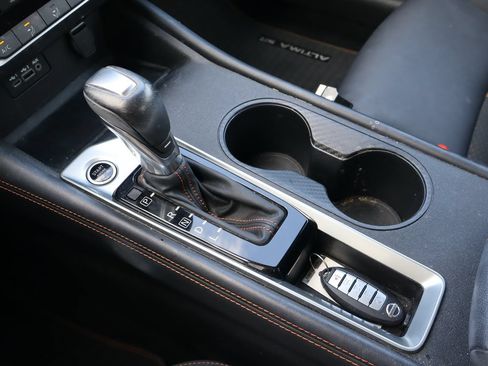 Used 2020 Nissan Altima 2.5 SR FWD image 24