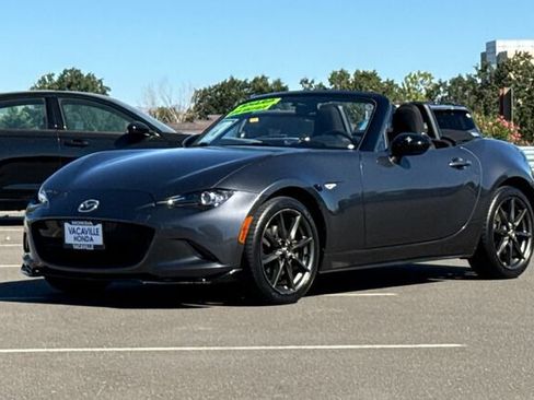 Used 2016 MAZDA MX-5 Miata Club RWD image 9
