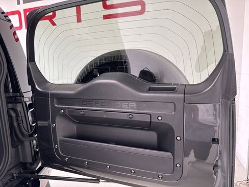 Used 2024 Land Rover Defender 90 V8 image 47