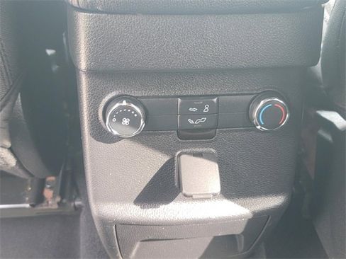 Used 2019 Ford Explorer XLT image 29