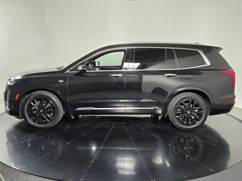 Used 2024 Cadillac XT6 Premium Luxury w/ Technology Package FWD image 3