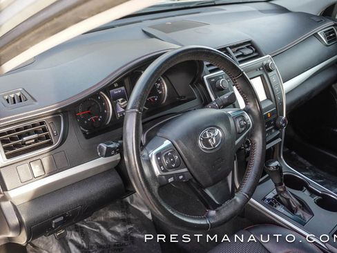 Used 2016 Toyota Camry SE image 23