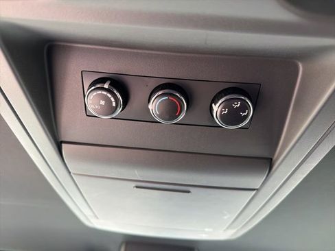 Used 2018 Dodge Grand Caravan GT image 18