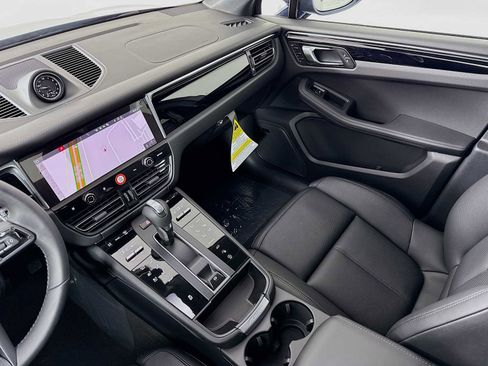 New 2026 Porsche Macan image 26