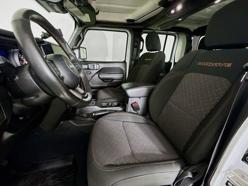 Used 2024 Jeep Gladiator Mojave w/ Convenience Group image 22