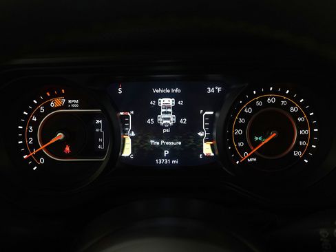 Used 2024 Jeep Wrangler Willys image 25