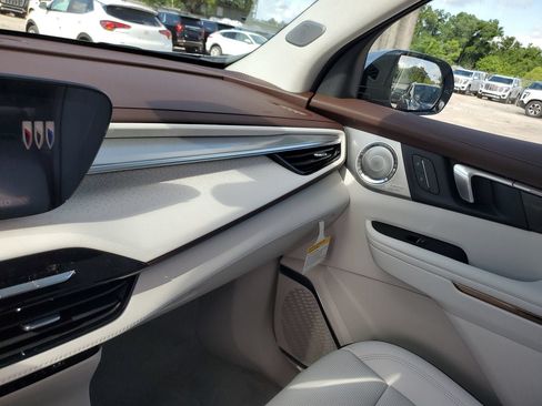 New 2026 Buick Enclave Avenir w/ Super Cruise Package FWD image 26