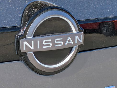 Used 2023 Nissan Pathfinder S image 25