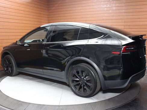 Used 2023 Tesla Model X image 9