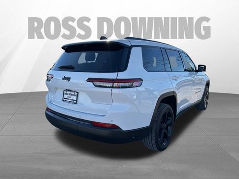 Used 2023 Jeep Grand Cherokee L Laredo image 4