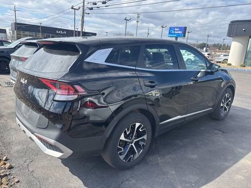 Certified 2023 Kia Sportage EX image 4