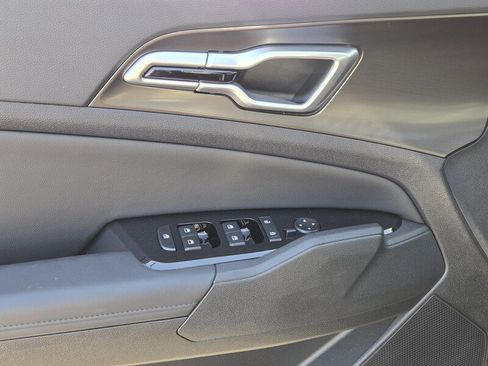 Certified 2025 Kia Sportage EX w/ Premium Package FWD image 17