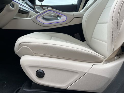 Certified 2025 Mercedes-Benz GLS 450 4MATIC image 17