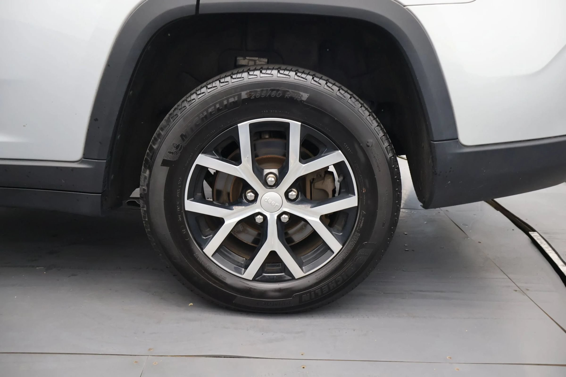 Used 2023 Jeep Grand Cherokee L Limited AWD/4WD image 36