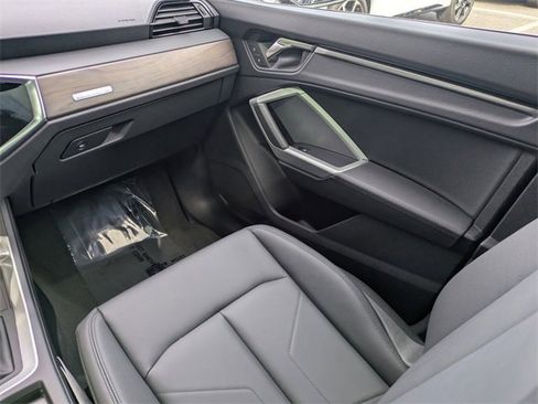 Used 2025 Audi Q3 2.0T Premium w/ Convenience Package image 18