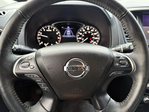 Used 2020 Nissan Pathfinder SV FWD image 38