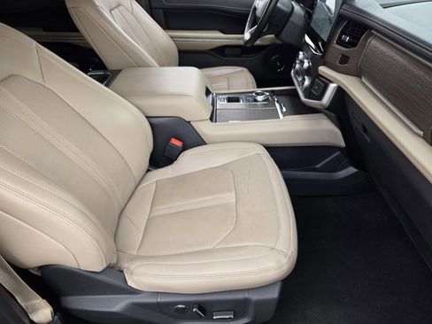 Certified 2024 Ford Expedition Limited image 13