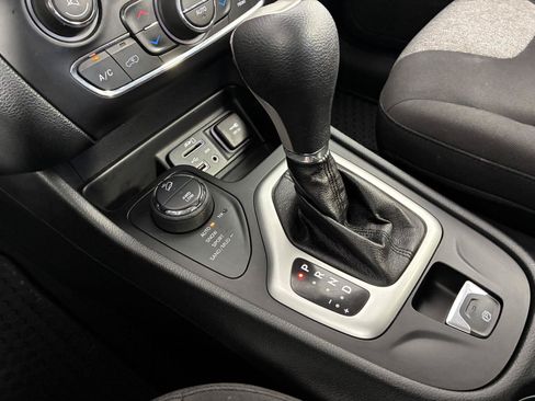 Used 2014 Jeep Cherokee Latitude w/ Comfort/Convenience Group AWD/4WD image 66