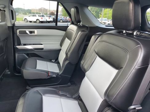 Certified 2024 Ford Explorer XLT w/ Equipment Group 202A AWD/4WD image 33
