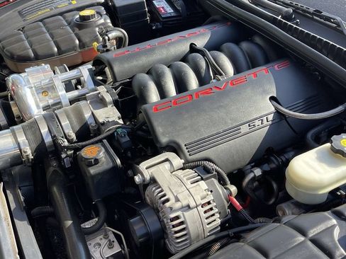 Used 2003 Chevrolet Corvette Coupe w/ Preferred Equipment Group RWD image 33