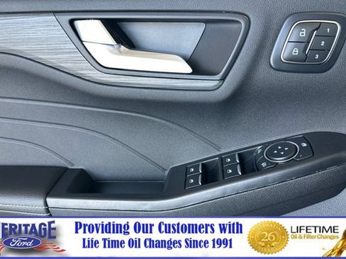 New 2025 Ford Escape SE w/ PHEV Premium Package image 8