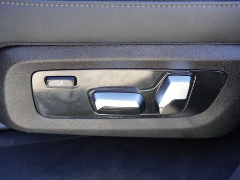 Used 2024 BMW X7 xDrive40i w/ M Sport Package AWD/4WD image 15