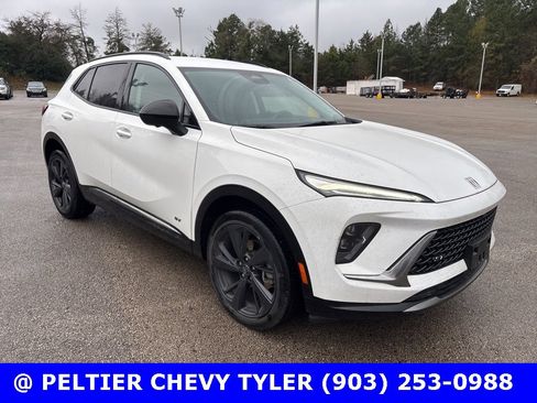 Used 2025 Buick Envision Sport Touring image 1