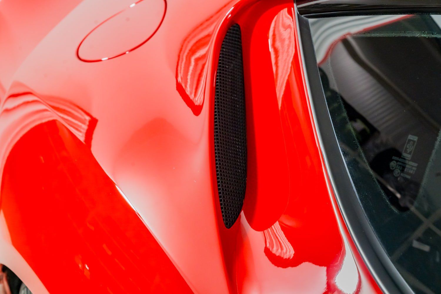 Used 2018 Ferrari 812 Superfast RWD image 29