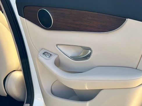 Certified 2022 Mercedes-Benz GLC 300 4MATIC image 23