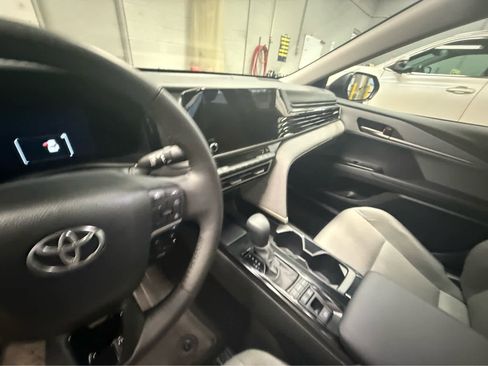 Certified 2025 Toyota Camry LE w/ Convenience Package AWD/4WD image 15