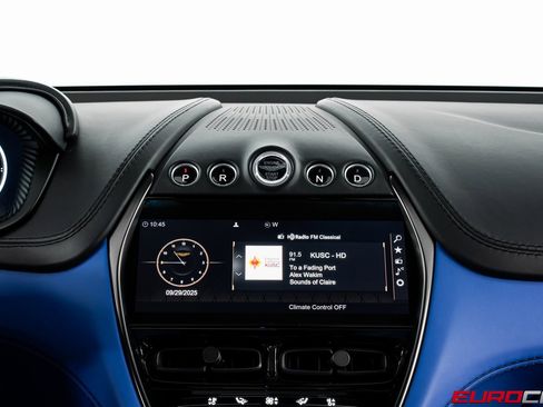 Used 2022 Aston Martin DBX image 27