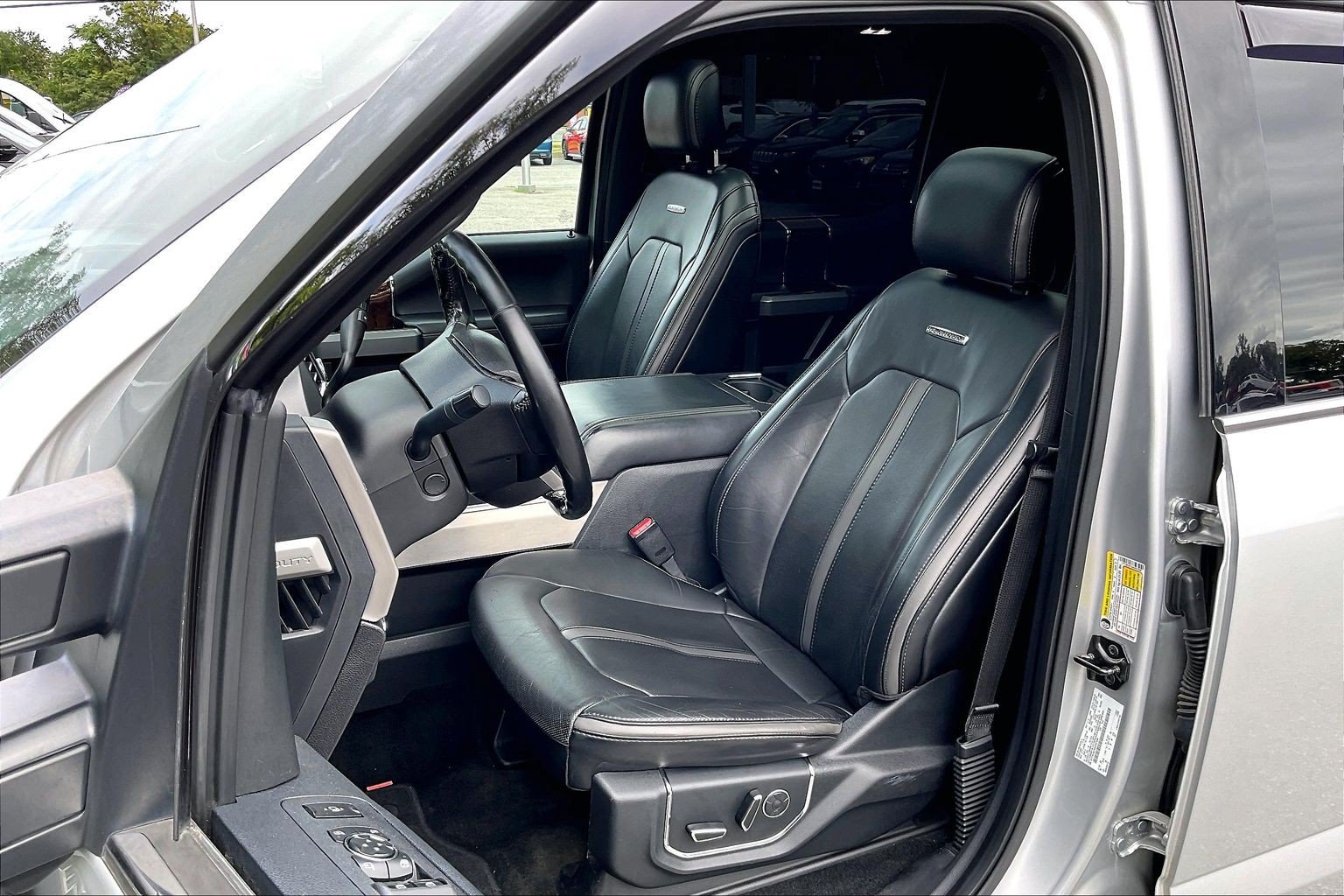 Certified 2017 Ford F250 Platinum w/ Platinum Ultimate Package AWD/4WD image 25