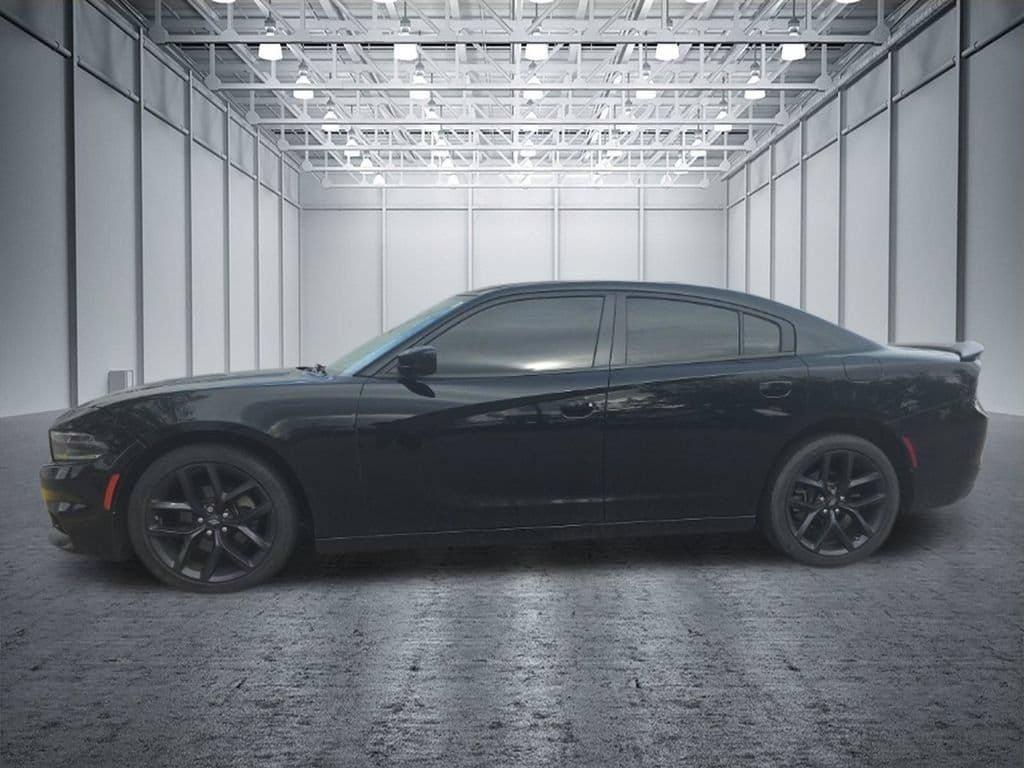 Used 2022 Dodge Charger SXT w/ Blacktop Package RWD image 4