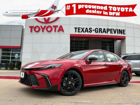 New 2026 Toyota Camry Hybrid FWD image 1